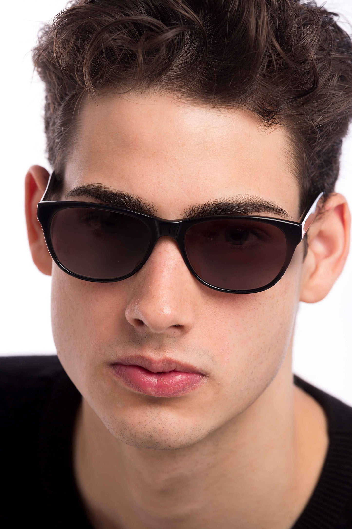 Man Wearing Morris Sunglasses (Brown)